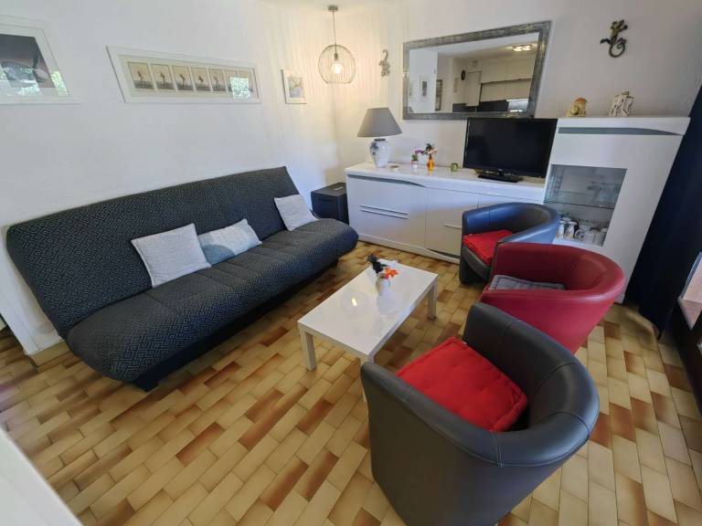Pleasant rental apartment with pool | Close to the beach | Pets allowed — photo 3