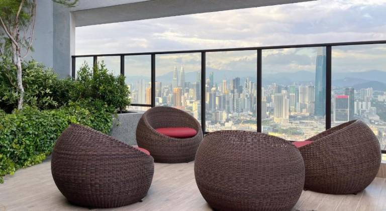 Apartment with jacuzzi, pool & garden | Pets allowed — photo 4