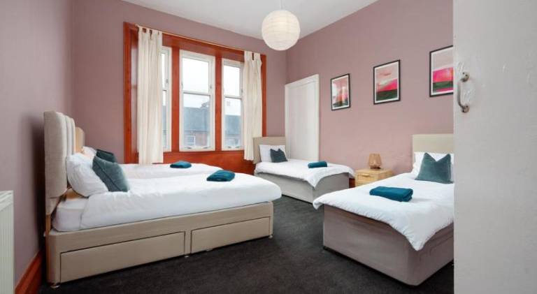 Family and Group Stay 2BR by Park Sleeps 7 — photo 2