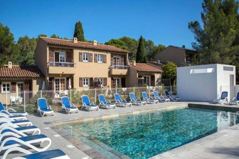 Beautiful apartment with patio, garden & pool | Pet-friendly — photo 4