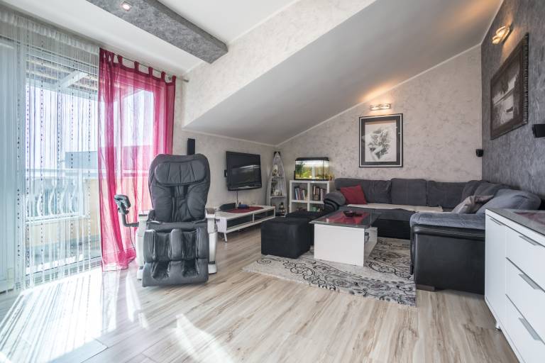 Two bedroom apartment with balcony and sea view Split (A-12252-a) — photo 3