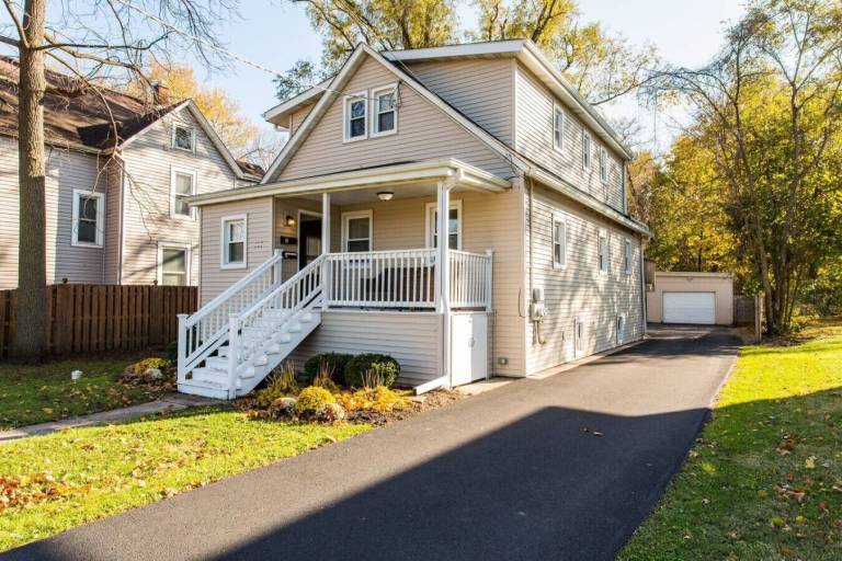 Apartment  Libertyville Township