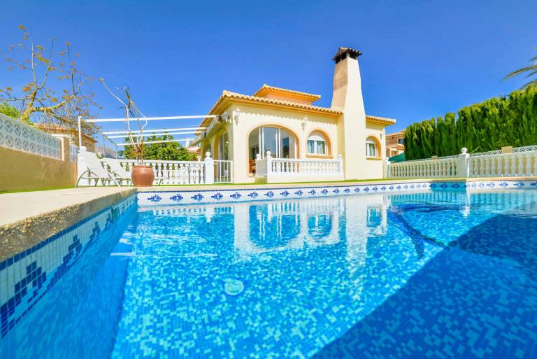 Villa with garden, private pool & barbeque — photo 3