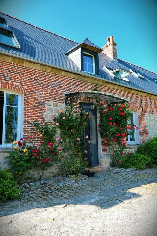 House with barbecue, garden & patio — photo 4