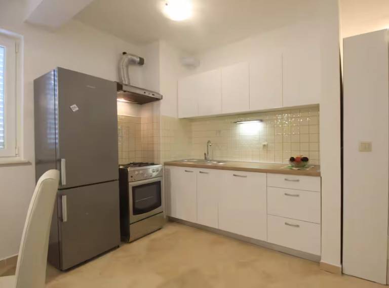 Rental apartment with terrace in Vodice
