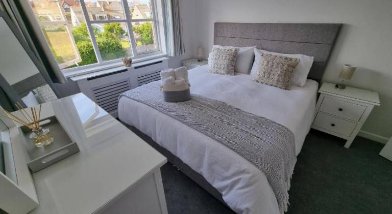 Rental apartment with terrace & garden in Swanage
