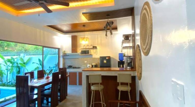 Villa with pool — photo 5