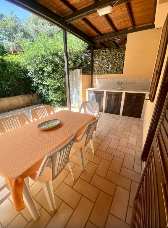 Rental apartment with terrace, BBQ & garden | Garden view — photo 4