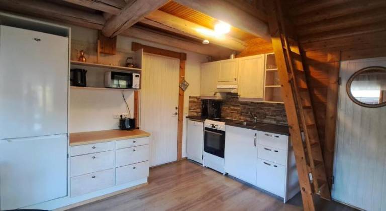 Chalet with 2 rooms for 5 persons — photo 3