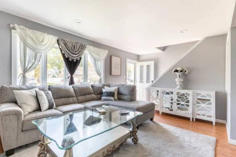 House  Dix Hills