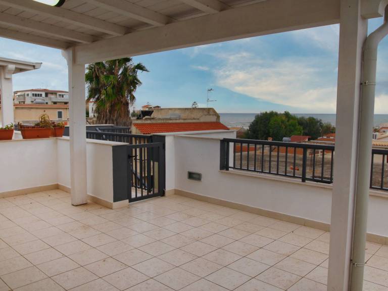 Holiday apartment with terrace & barbecue — photo 3