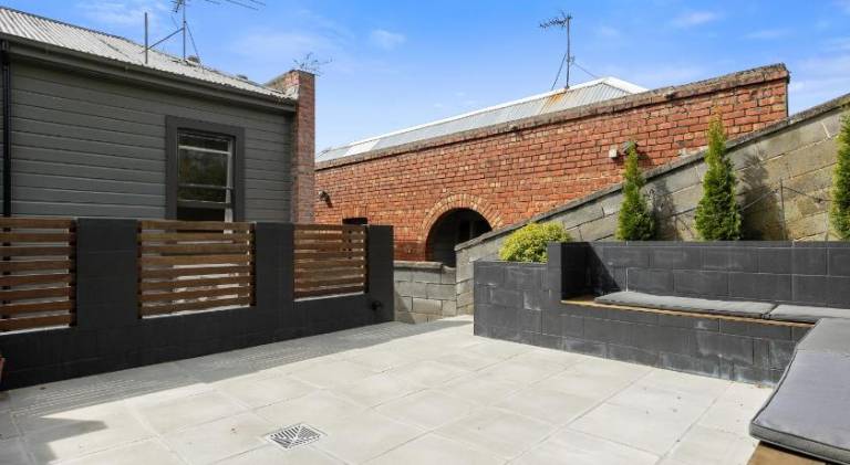 Villa on Rattray — photo 5