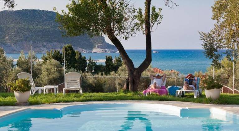 House with patio, private pool & yard | Suitable for remote work — photo 2