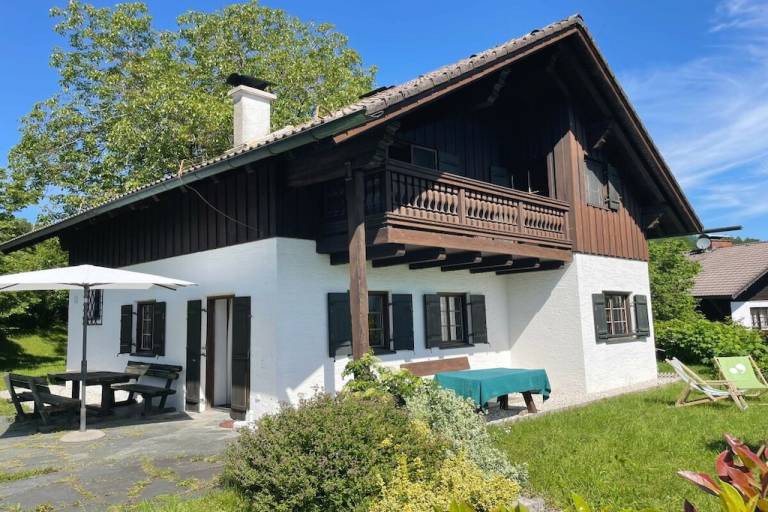 Ferienhaus mit Hund in Aich, Attersee für max. 8 Personen Ferienhaus mit Hund in Aich, Attersee für max. 8 Personen