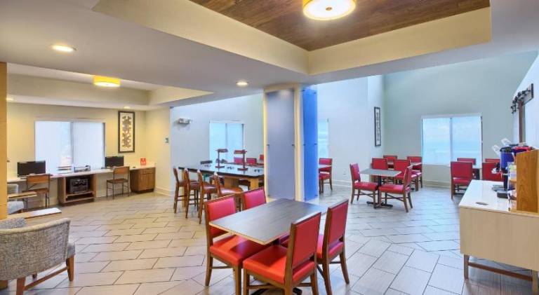 Holiday Inn Express Hotel And Suites Raleigh North - Wake Forest By IHG — photo 4