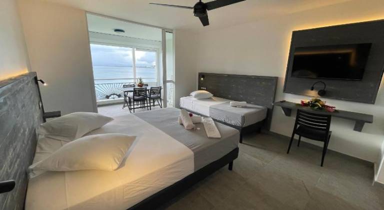 Beautiful serviced apartment with pool & terrace | Pets are welcome — photo 2