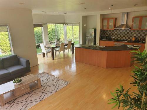 House  Lynbrook