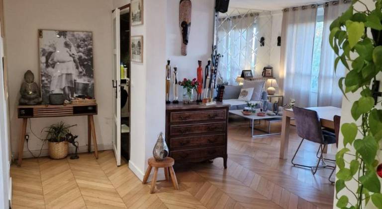 Appartement Paris 12 proche du centre avec parking in Bagnolet