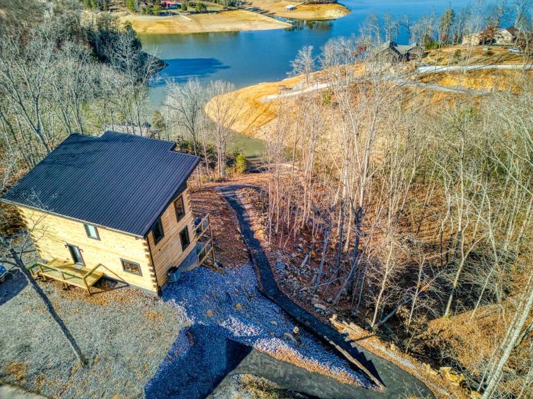 Smoky Lake Retreat - New Property On Douglas Lake - Mountain Views! — photo 2