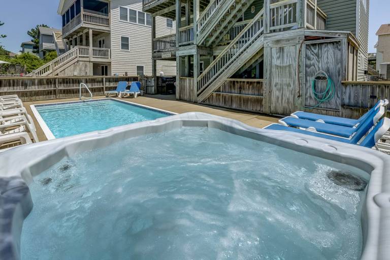 A DeWar's Dream 820 ft from the Beach Dog Friendly, Private Pool, Hot Tub Corolla — photo 4