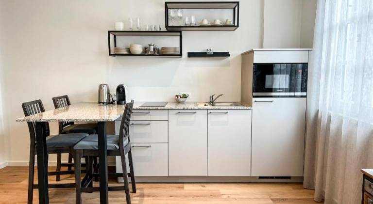 Serviced apartment with terrace — photo 3