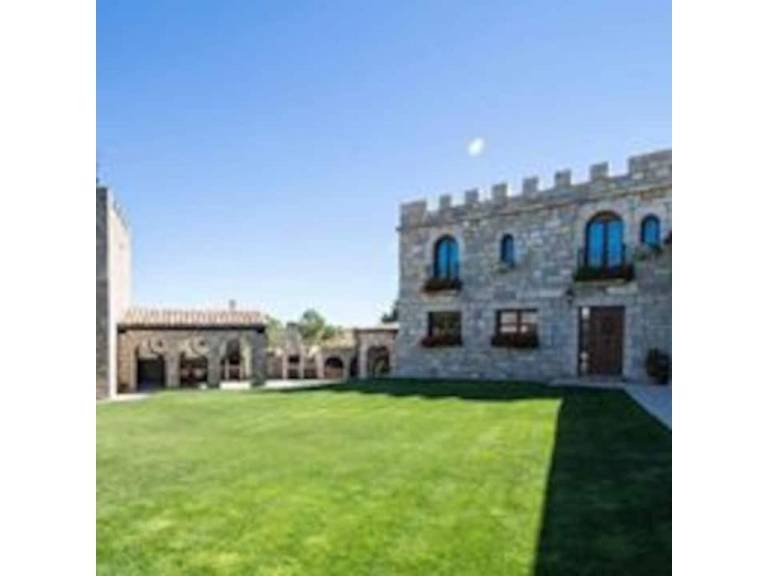 Country House 'Castillo Eugenio' with Private Garden, Balcony and Wi-Fi — photo 3