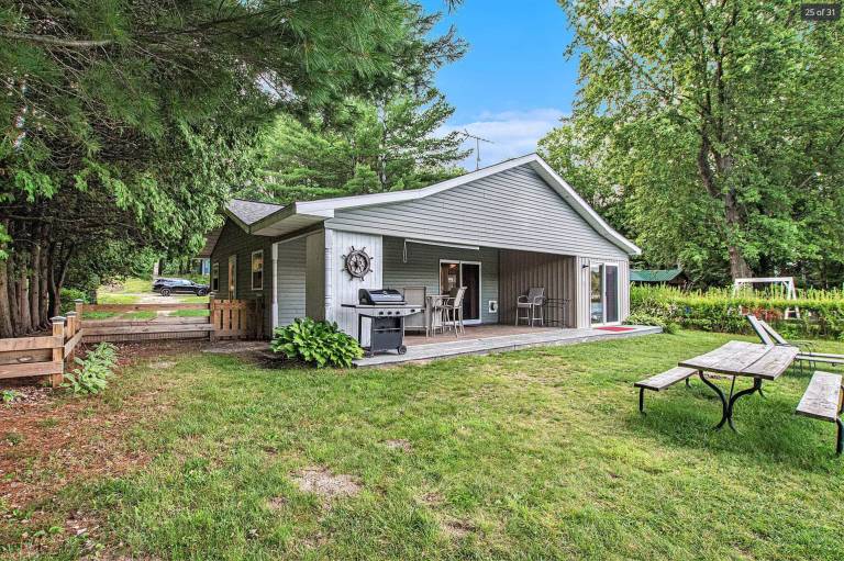 Cabin  Canadian Lakes