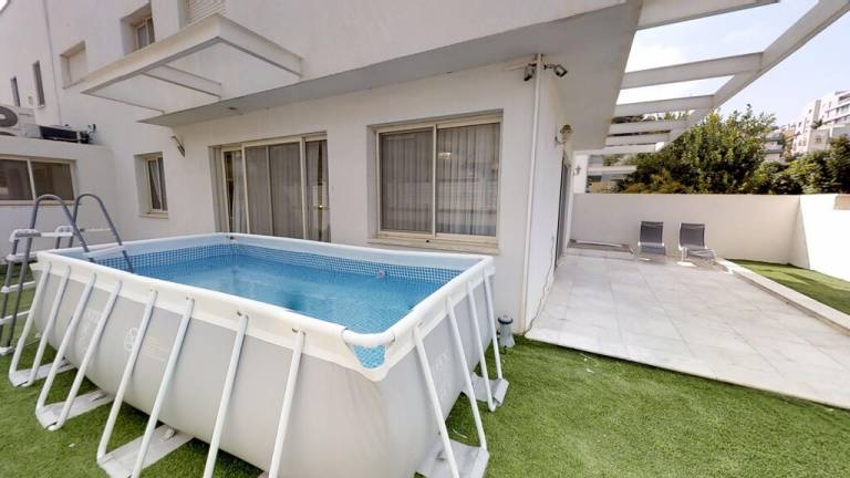 House  Ra'anana