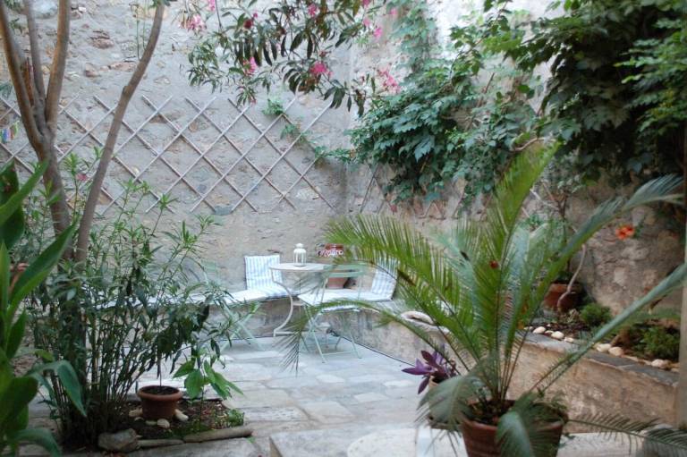 Vacation home with yard | Near Acropolis of Athens — photo 4