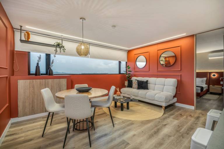 Go Living & Suites 807