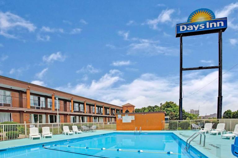 Days Inn by Wyndham Benson — photo 2