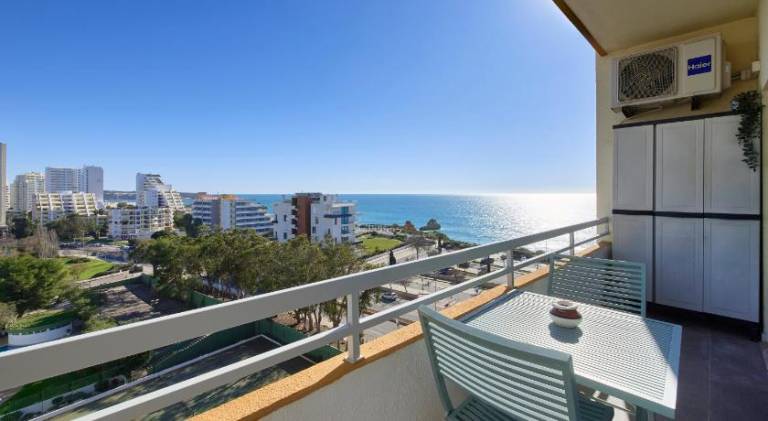 Apartment with pool in Portimão