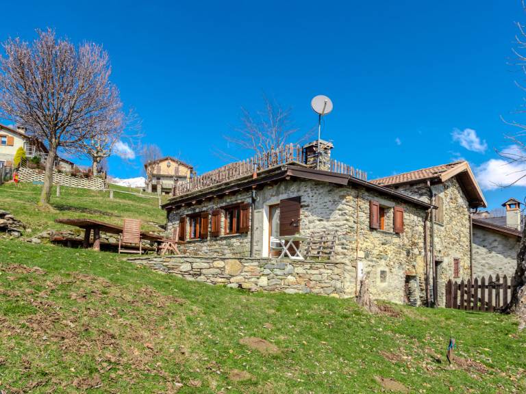 Ferienhaus in Peglio, für max. 3 Personen Ferienhaus in Peglio, für max. 3 Personen
