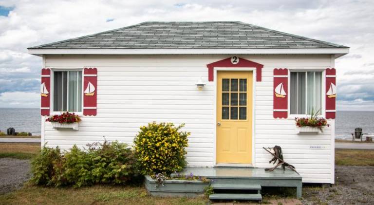 Pleasant chalet with barbecue & yard | Pets are welcome — photo 3