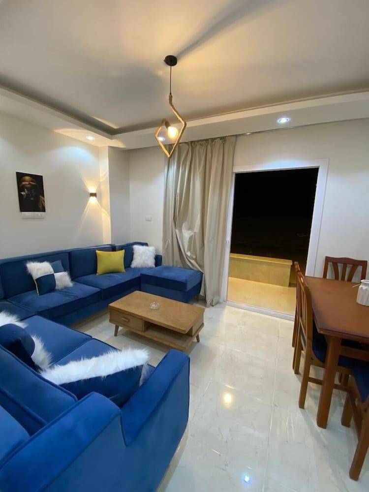 Charming serviced apartment with pool, yard & hot tub | Dogs allowed — photo 2