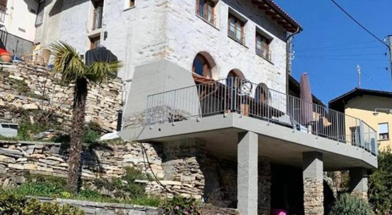 Rental apartment with terrace in Brissago