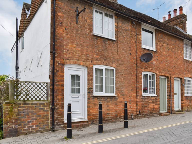 Hollyhock Cottage in Tenterden