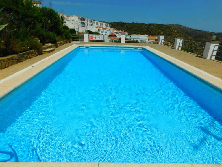 Apartment with terrace, sea views and communal pool — photo 3