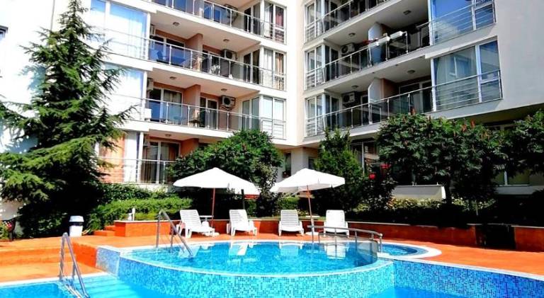 Nice serviced apartment with pool, terrace & yard | Next to the beach | Good for workation | Pet-friendly — photo 2