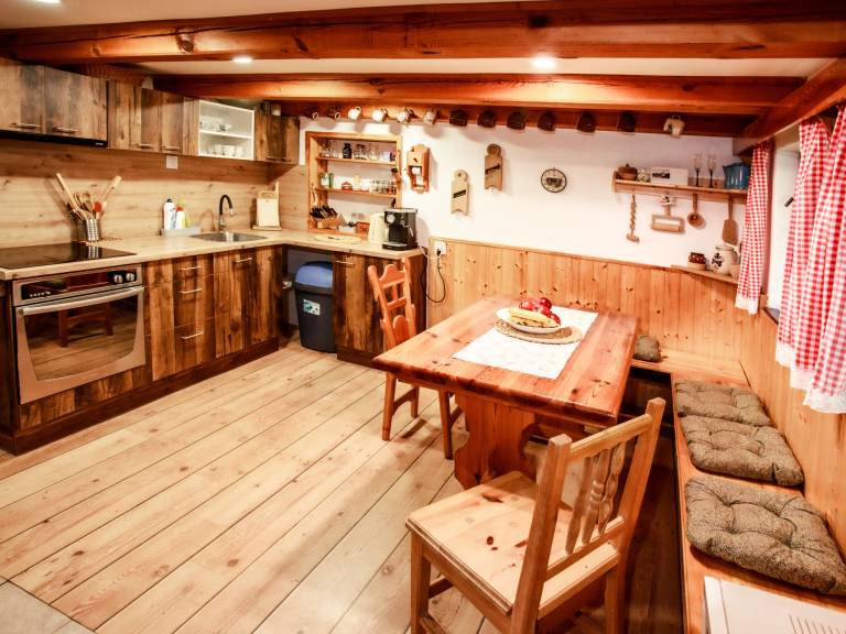 Vacation home with barbecue, patio & yard | Nature view — photo 5