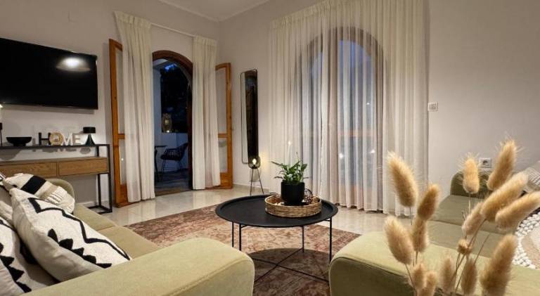 Fully equipped villa with patio, yard & BBQ | Beach nearby | Suitable for remote work | Pet-friendly — photo 2