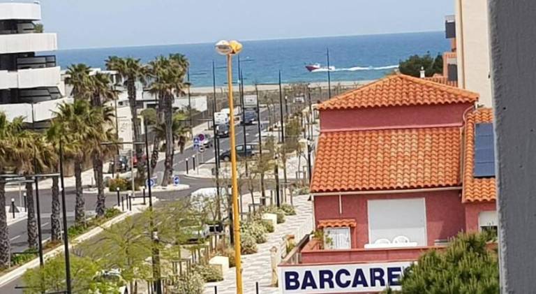 Rental apartment with pool in Torreilles
