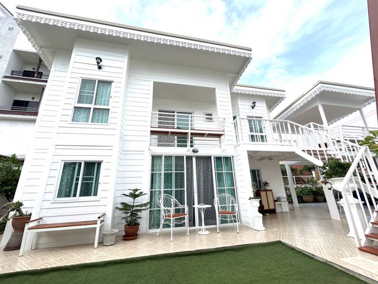 Family-friendly nice house with yard | Pets allowed in Chonburi