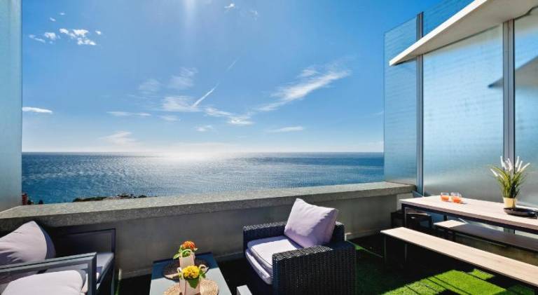 Nice holiday apartment with pool | Beach nearby | Pets allowed in Èze
