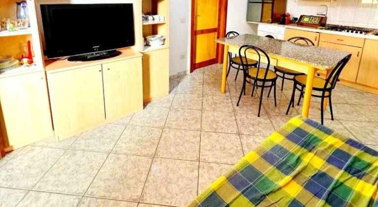 Holiday apartment with patio, grill & garden — photo 3