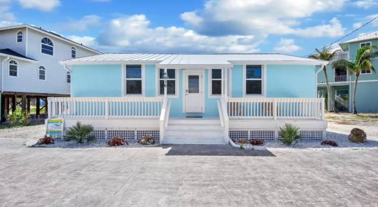 Big vacation home with pool | Close to the beach | Dogs allowed — photo 5
