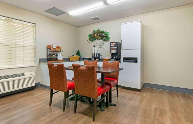 Extended Stay America Suites - Kansas City - Airport — photo 3