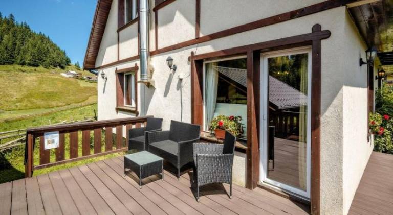 Lodge with terrace, garden & grill — photo 3