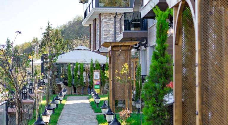 Serviced apartment with hot tub, patio & yard | Perfect for remote work in Trabzon
