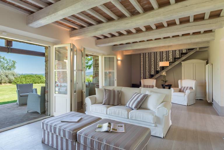 Villa with garden, barbecue & private pool | Pool view | Dogs allowed — photo 3